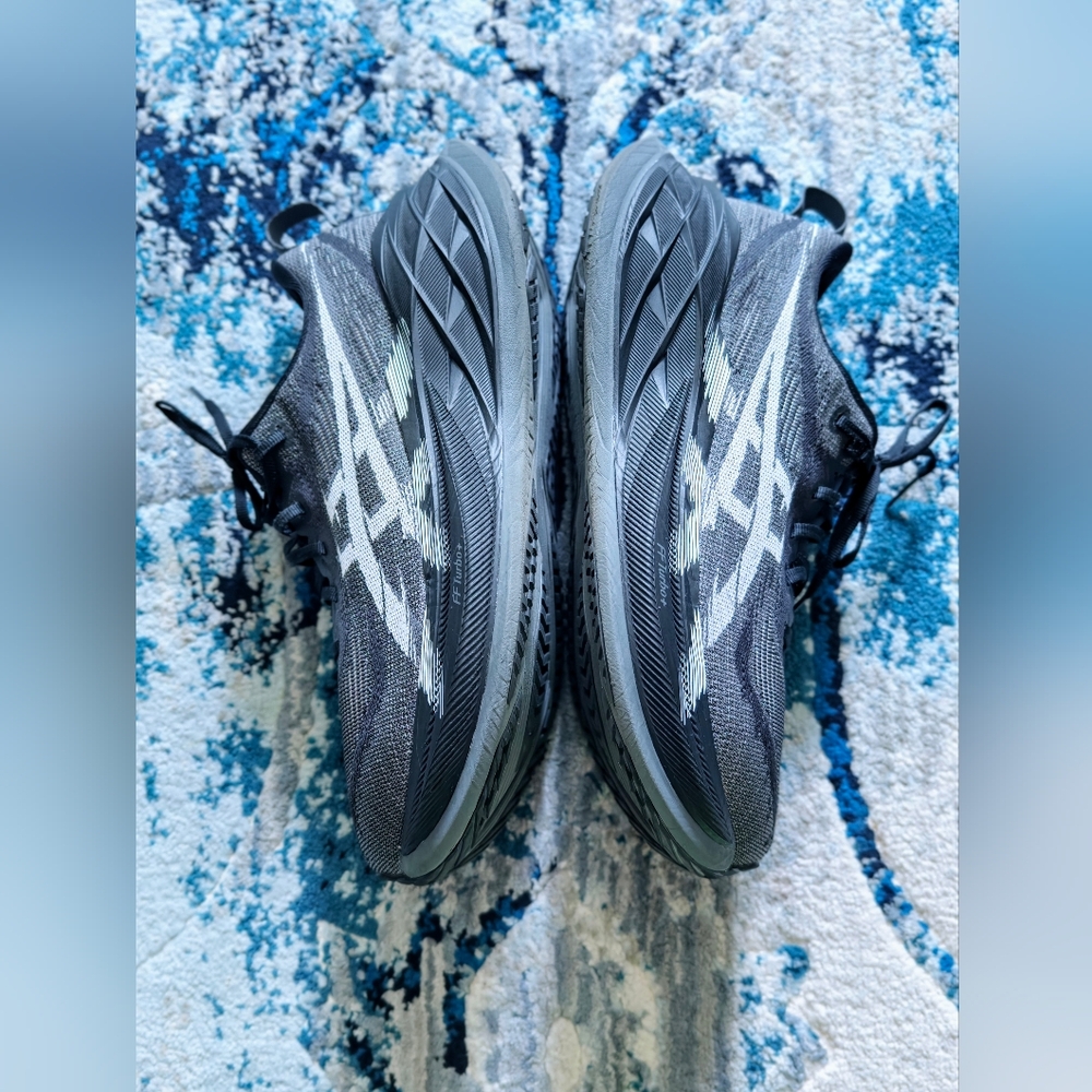*SOLD* ASICS Superblast 2 Paris 1013A160-001 Running Shoes Black/White Men's US9